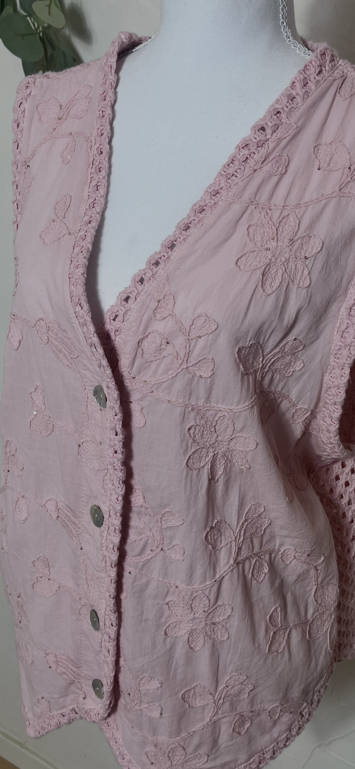 Gilet bohème rose brodé femme – ROSALIA